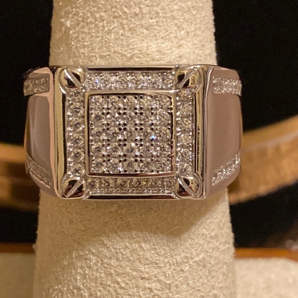 Men’s 925 sterling and crystal ring - Picture 1 of 6